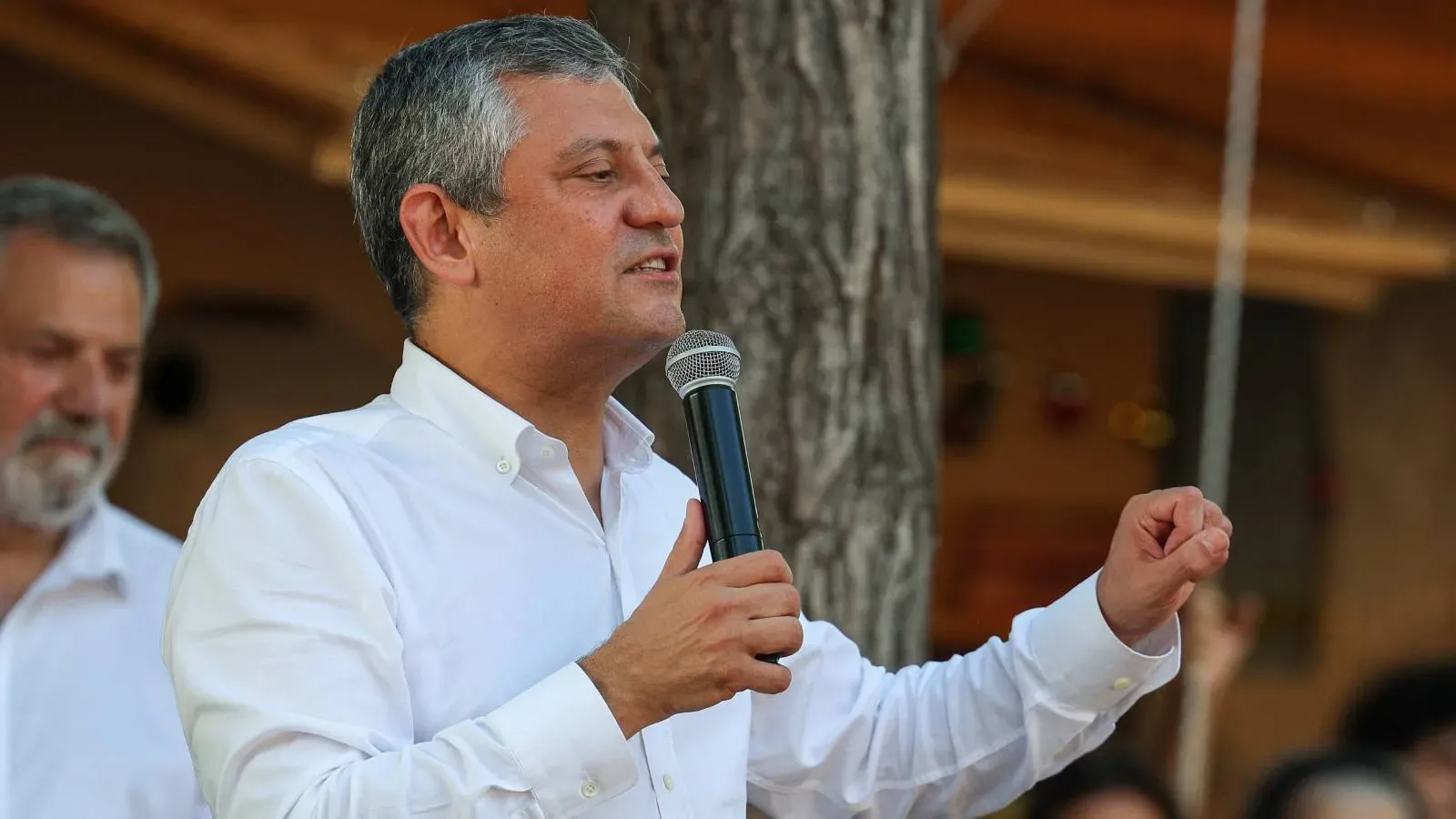 Özgür Özel’den Melih Gökçek Soruşturmasına “Fragman” Yorumu