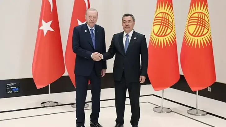Erdoğan ile Kırgızistan Cumhurbaşkanı Caparov Bişkek’te görüştü