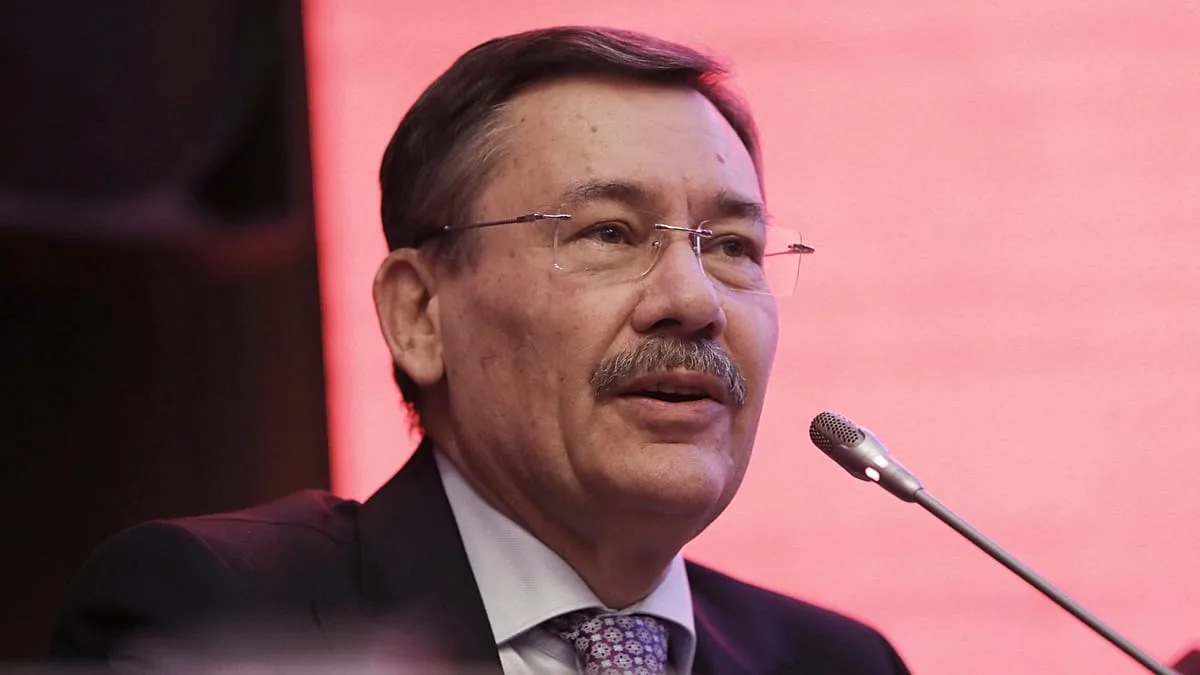 Eski Ankara Büyükşehir Belediye Başkanı Melih Gökçek, hakkında yürütülen soruşturmada şüpheli sıfatıyla ifadeye çağrıldı.