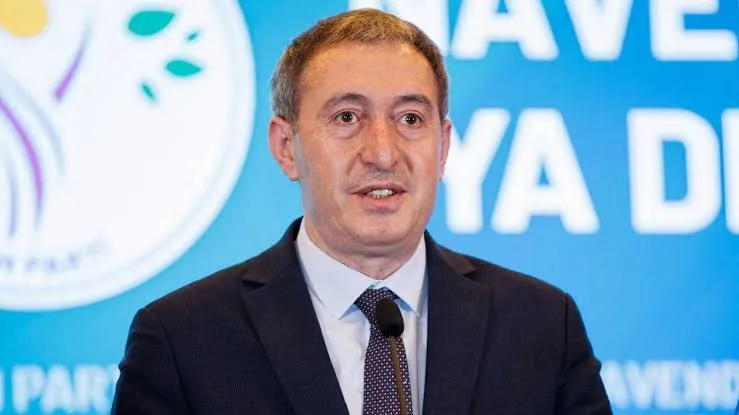 DEM Parti Eş Genel Başkanı Tuncer Bakırhan, Alevi Aydınlar Bildirgesi’ne ilişkin tepki çeken sözlerine açıklık getirdi.