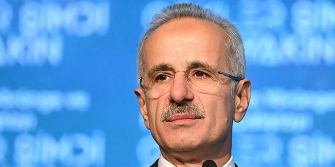 Konya ile Antalya arasındaki ulaşımı kolaylaştıracak Alacabel Tüneli’nde asfaltlama çalışmaları devam ediyor.