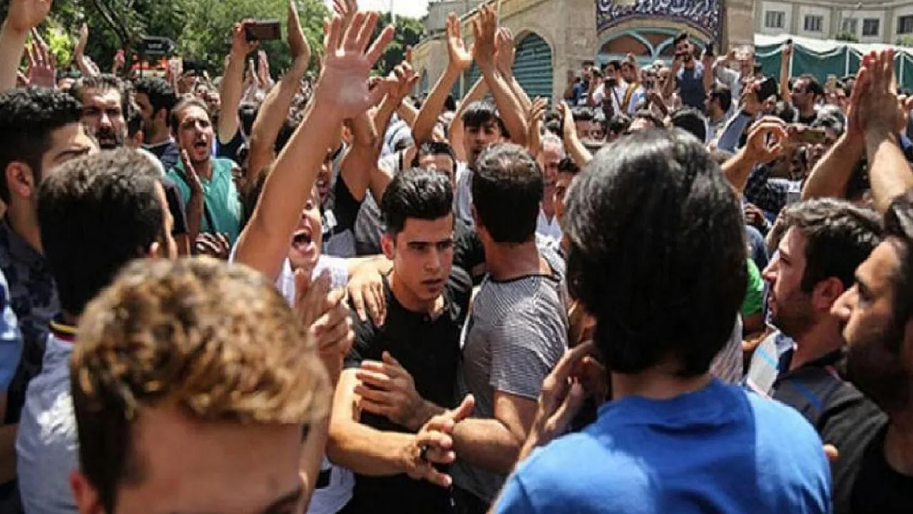 İran'da Ekonomik Protestolarda Can Kaybı Artarken Uluslararası Gerilim Derinleşiyor