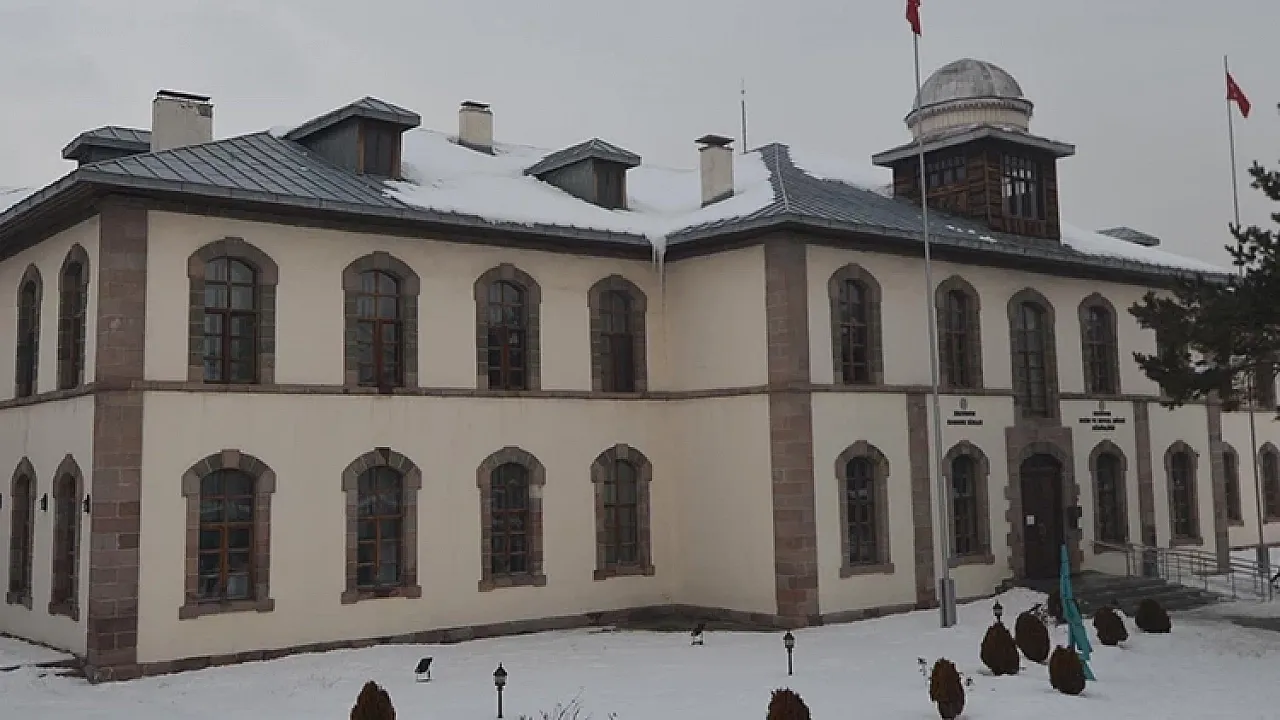 Milli Mücadele Döneminin Sembolü Erzurum Kongre Binası Güvenlik Gerekçesiyle Ziyaretçilere Kapatıldı