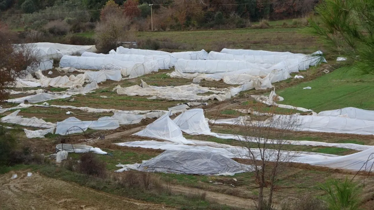 Manavgat'ta Şiddetli Hortum 14 Serayı Kullanılamaz Halde Getirdi