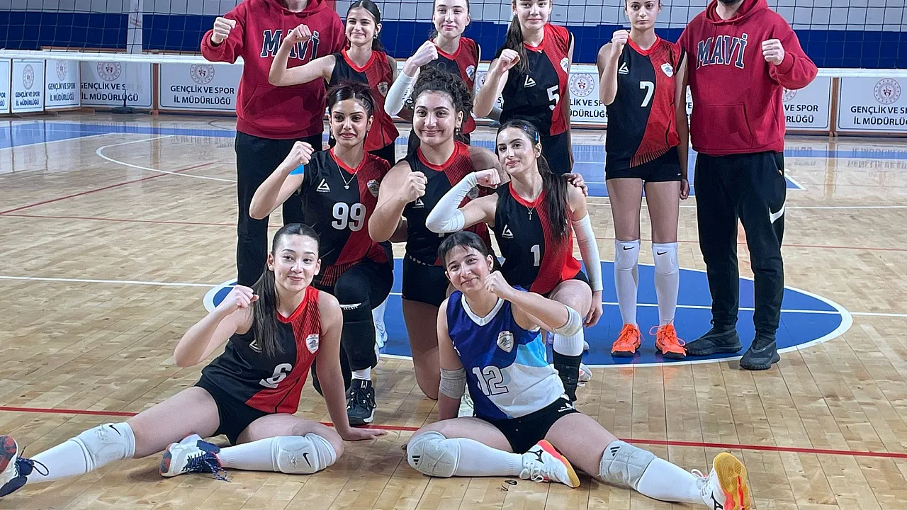 Malatya'da Voleybol Gecesi: Set Vermeyen Galibiyet