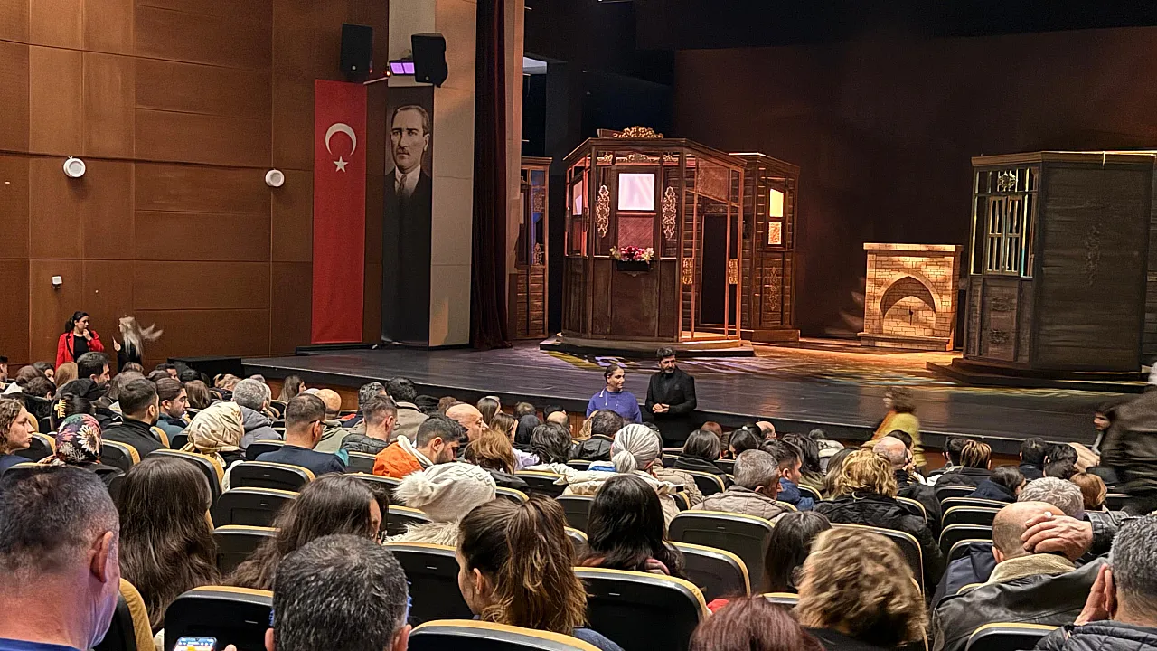 Malatya'da Tiyatroya Yoğun İlgi