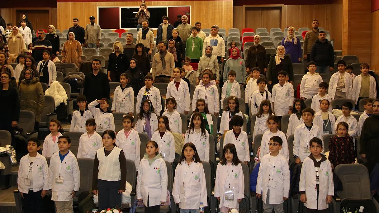 Malatya'da Geleceğin Bilim İnsanları Sertifikalarını Aldı! Kâşif Çocuklar Mezun Oldu