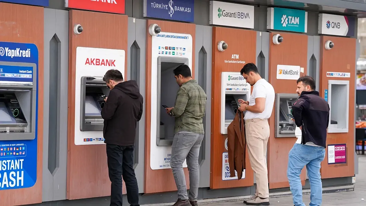 Milyonlarca Vatandaşı İlgilendiren Kredi Kartı Limit Düzenlemesi Yürürlüğe Giriyor
