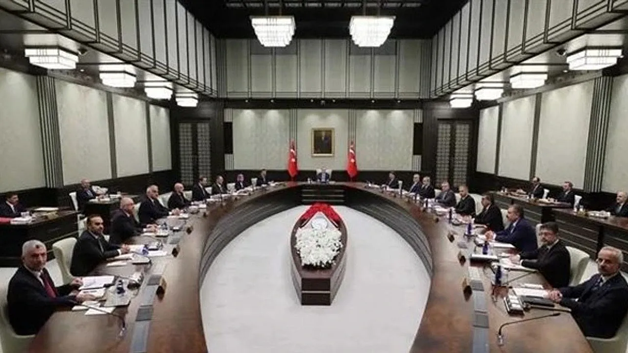 Ankara Kulislerinde Kabine Revizyonu Rüzgarları Esiyor