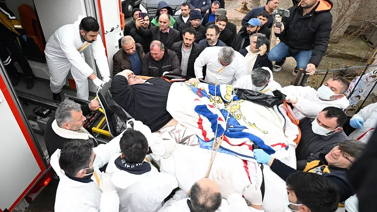 Kapılar Kırıldı, Özel Ekip Seferber Oldu: Fil Hastası Tedavi İçin Yola Çıktı