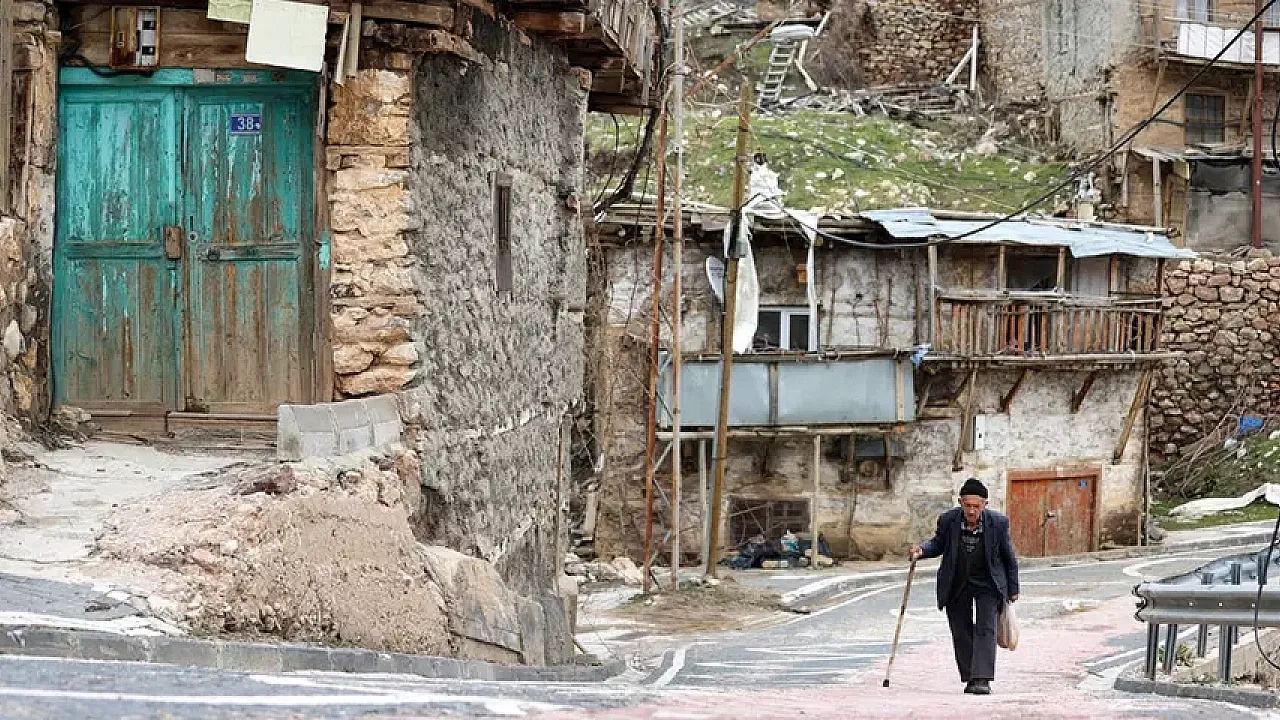 Türkiye'nin En Yaşlı İlçesi Ortaya Çıktı: Nüfusun %70'i 60 Yaş Üstünde