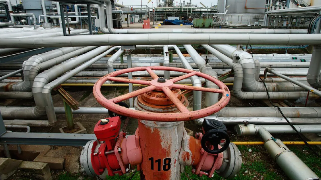 Brent Petrol 80 Doları Aştı, Avrupa Gaz Fiyatları Fırladı!