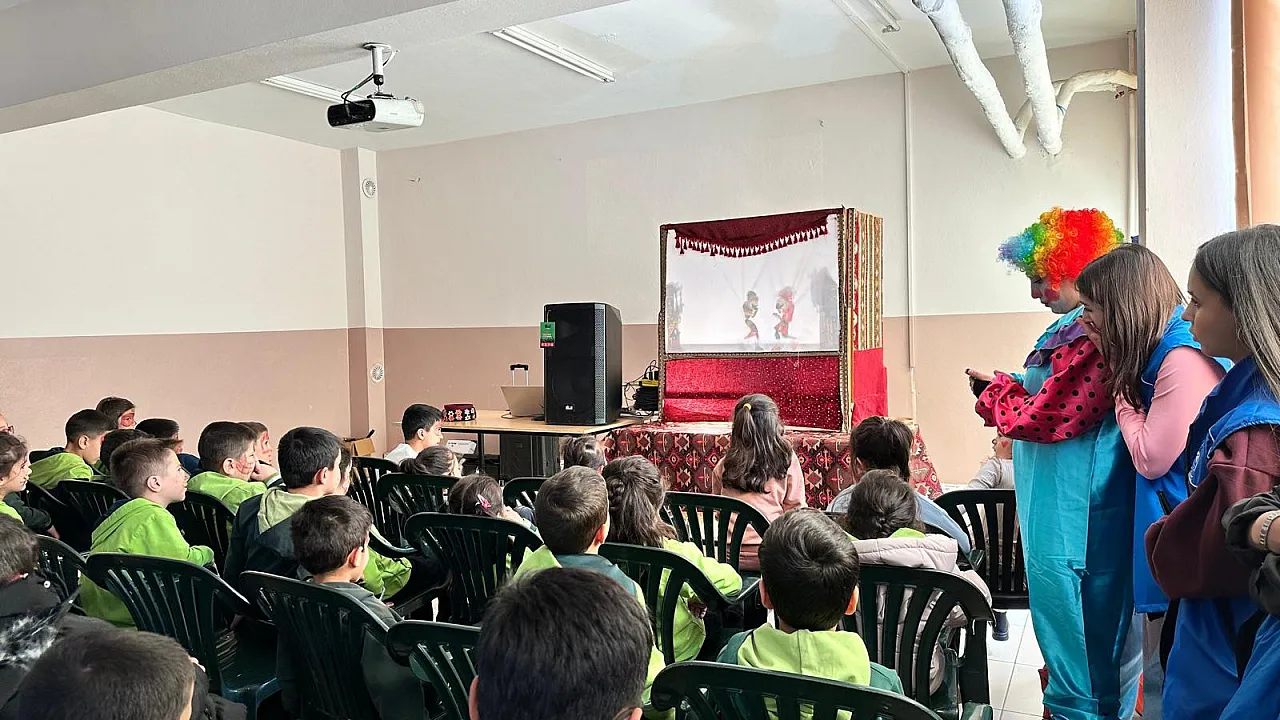 Hacivat ve Karagöz Kale'ye Geldi! Öğrencilere Ramazan Etkinliği