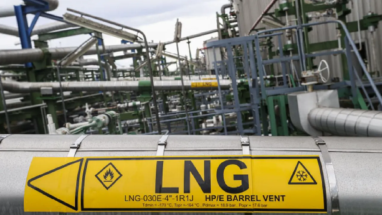 Hürmüz Boğazı Kapandı, Katar Vuruldu! Dünya Gaz Kriziyle Karşı Karşıya
