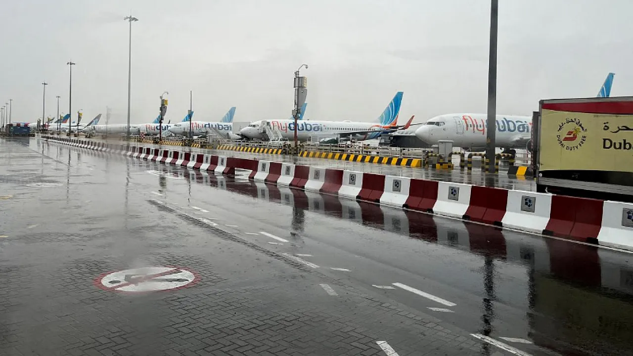 Körfez'de Uçuş Radarları Boşaldı: 21 Bin Sefer İptal, Hava Yolu Şirketleri Kontak Kapattı!