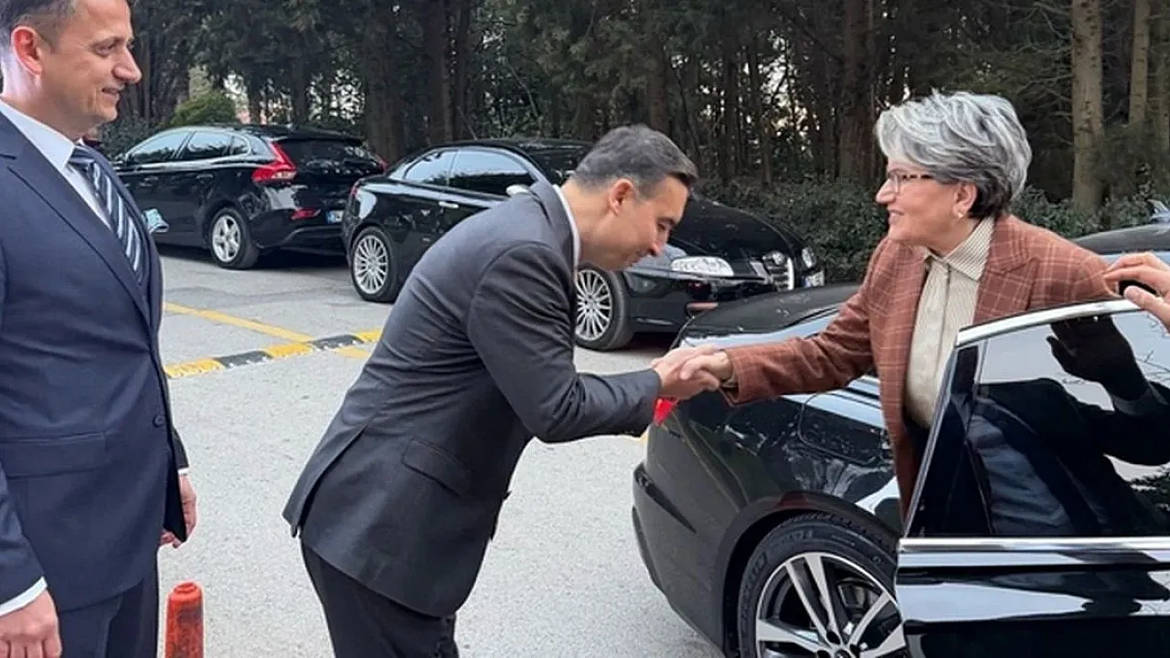 Meral Akşener Siyaset Sahnesinden Uzaklaşarak Sessiz Bir Yaşam Tercih Ediyor