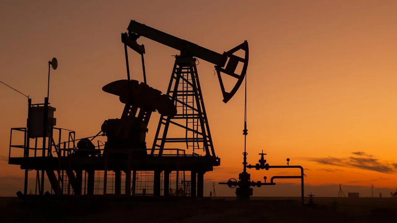 İspanya'dan Enerji Krizi Hamlesi: 11,5 Milyon Varil Petrol Rezervi Kullanıma Açılıyor!
