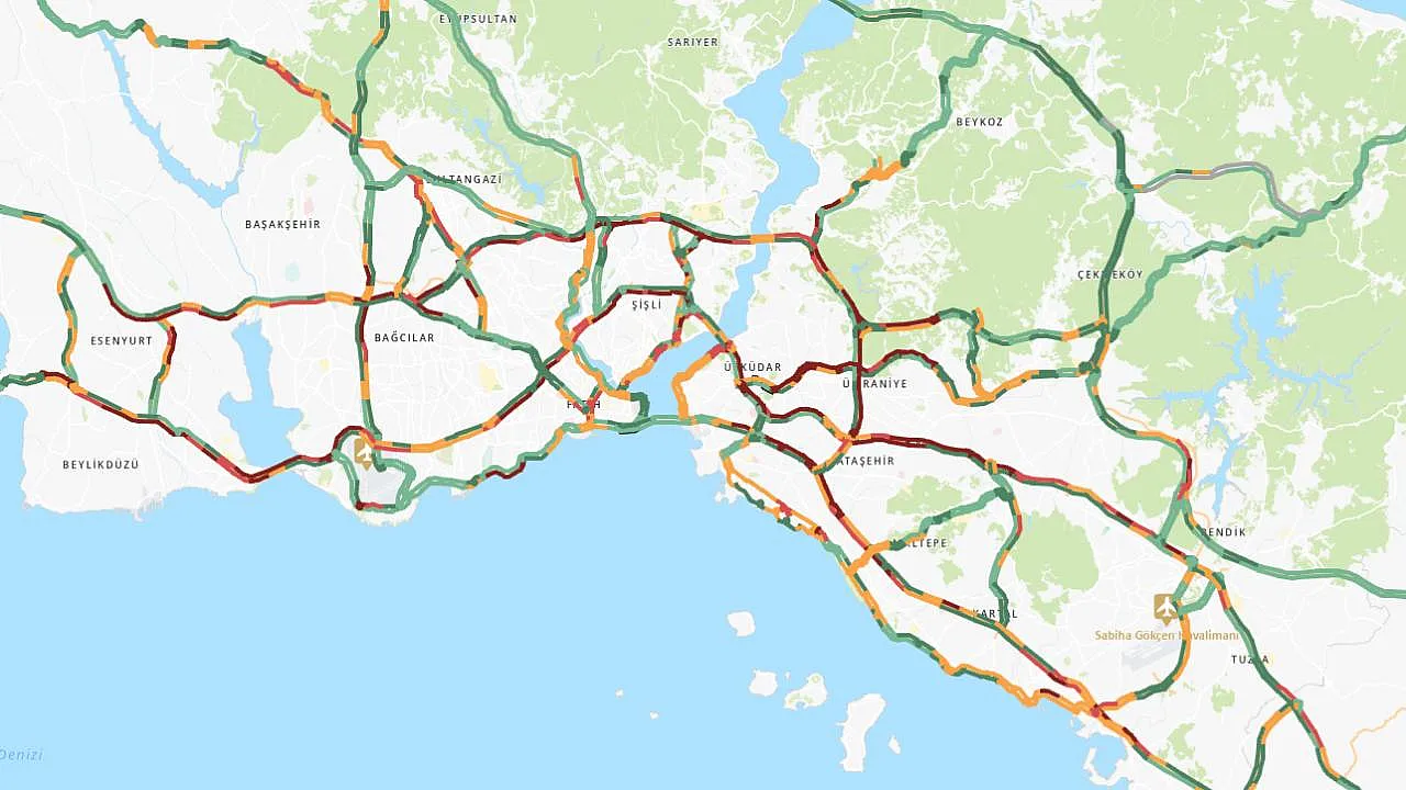 İstanbul Bayramda Kilitlendi! Trafik Yoğunluğu Yüzde 74'ü Gördü
