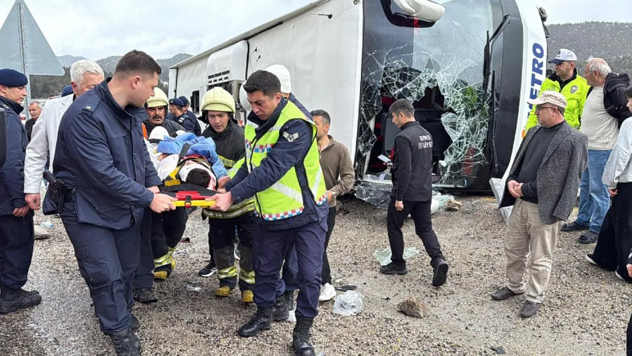 Seydişehir'de Yolcu Otobüsü Devrildi: 14 Kişi Yaralandı!