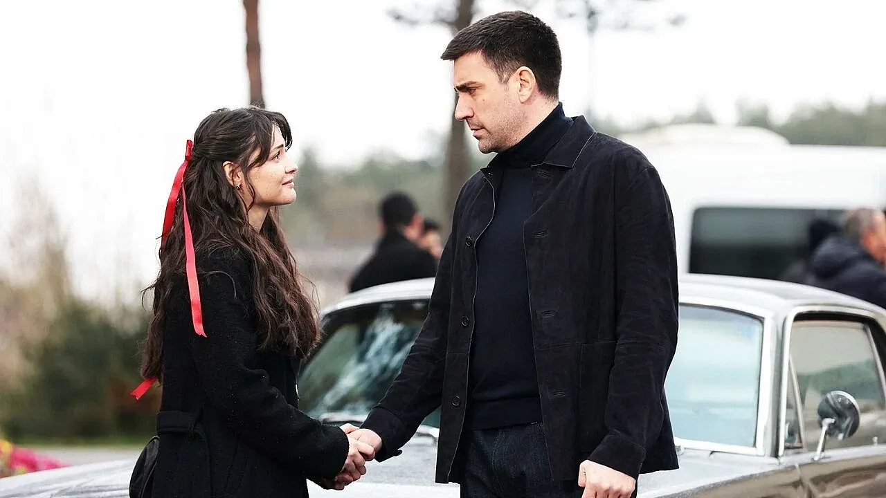 Pazar Gecesi Reyting Yarışında Star Tv Yeni Dizisi Çirkin İle Dengeleri Alt Üst Etti