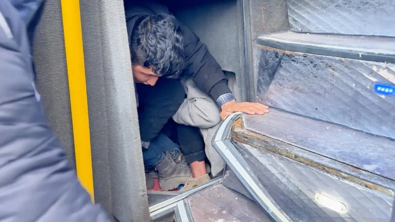 Yozgat'ta Hayalet Otobüs Operasyonu! Bagajdan 53 Düzensiz Göçmen Çıktı