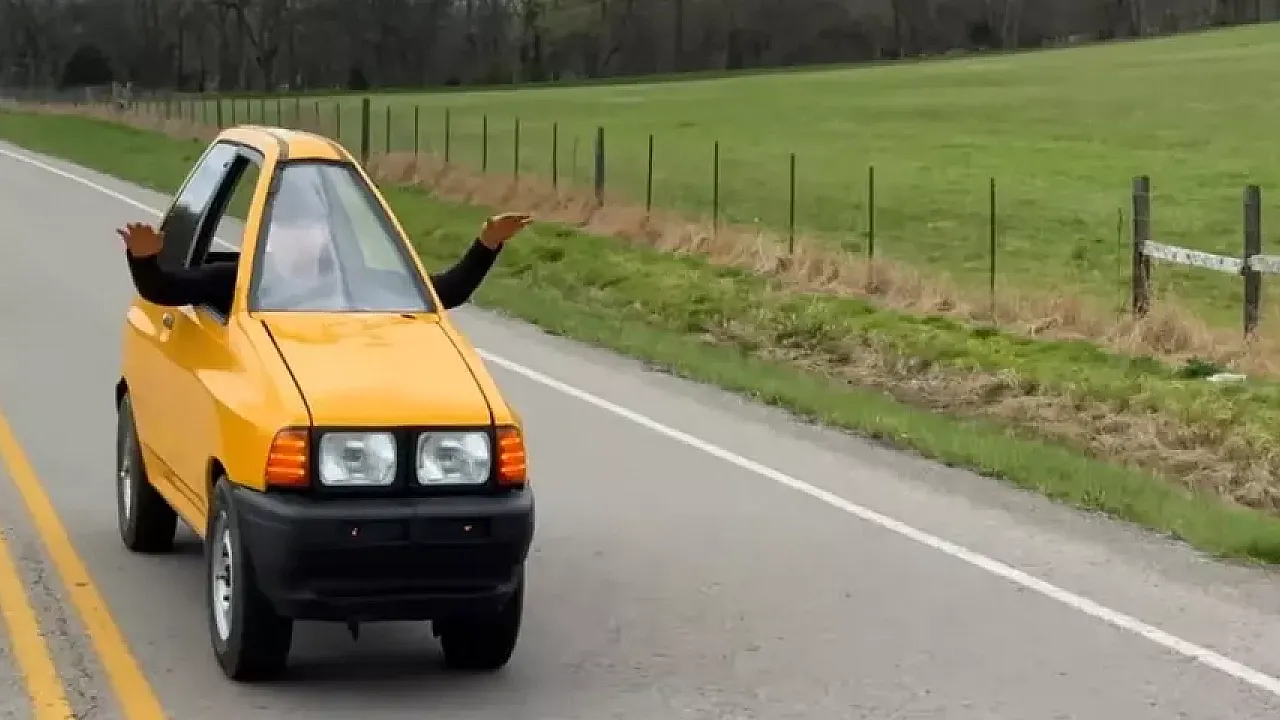 Gören Bir Daha Bakıyor! Trafiğe Çıkması Yasal Olan En Dar Araç