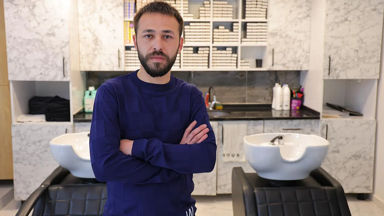Kuaförde 26 Bin TL'lik Şok:2 Dakikaya Geleceğim Dedi, Sırra Kadem Bastı!
