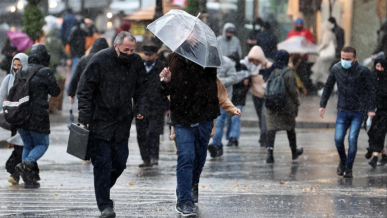 Meteoroloji'den 6 İl İçin Sarı Kodlu Uyarı! O Saatlere Dikkat, Sağanak Geliyor