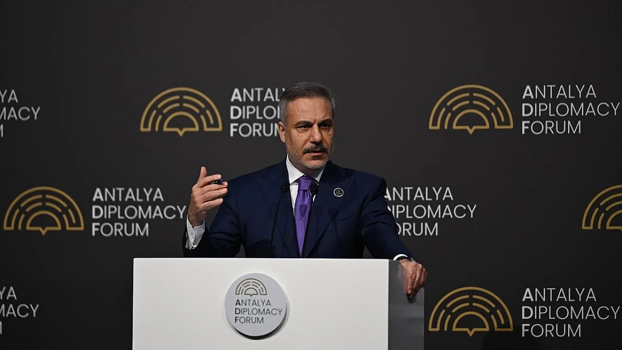 Antalya'da Kritik Zirve! Bakan Fidan O İttifakı İşaret Edip Resti Çekti