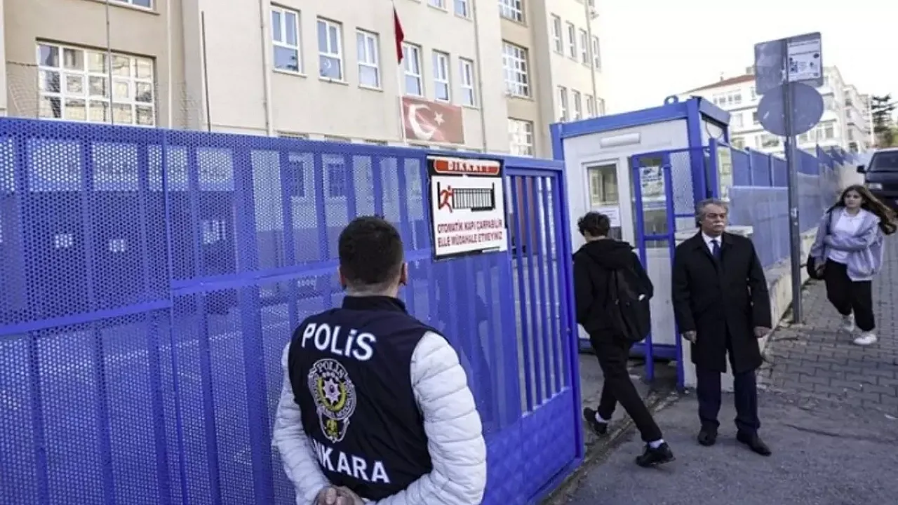 Okul Kapılarında Yeni Dönem! Artık Sadece Nöbetçi Değil