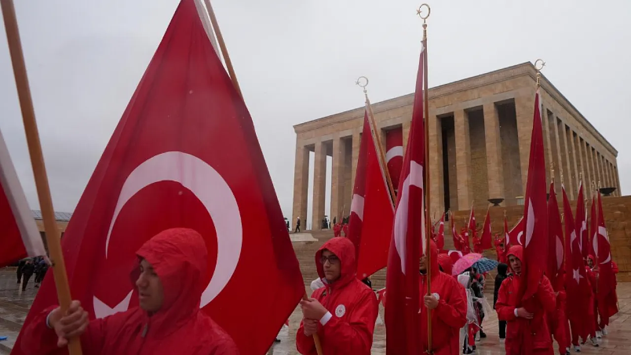 23 Nisan Coşkusu Anıtkabir'de! Devlet Erkanı Ata'nın Huzuruna Çıktı