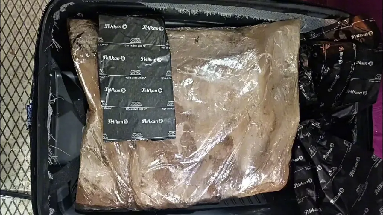 Şanlıurfa'da Valiz Operasyonu! 2,4 Kilo Eroin Yakalandı