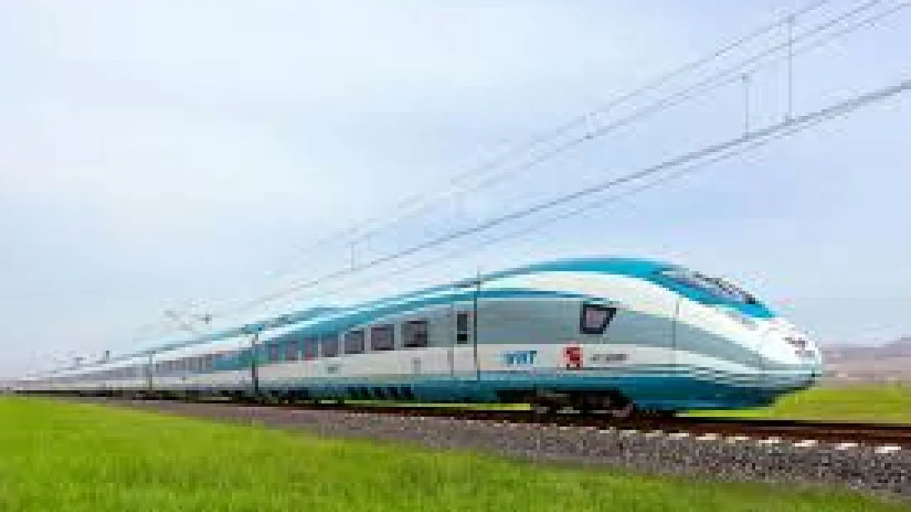 Ulaştırma Bakanı Müjdeyi Verdi! Yerli Hızlı Tren En Kritik Eşiği İki Günde Geçti