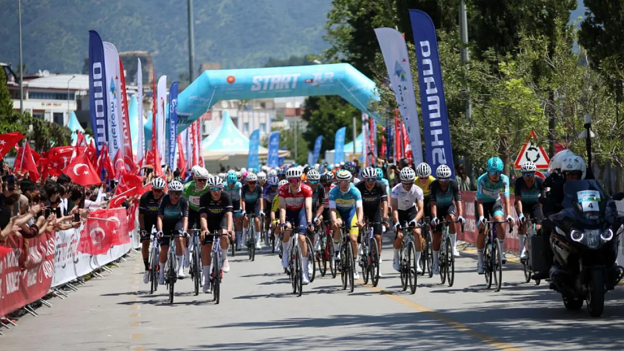 Ege'de Pedal Sesleri! 61. Cumhurbaşkanlığı Bisiklet Turu Aydın'dan Start Aldı