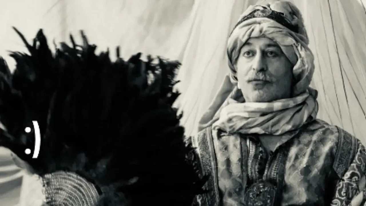 Cem Yılmaz 1926 Arşivinden Çıktı! Fas Sultanı Ziyaretindeki Şaşırtan Benzerlik