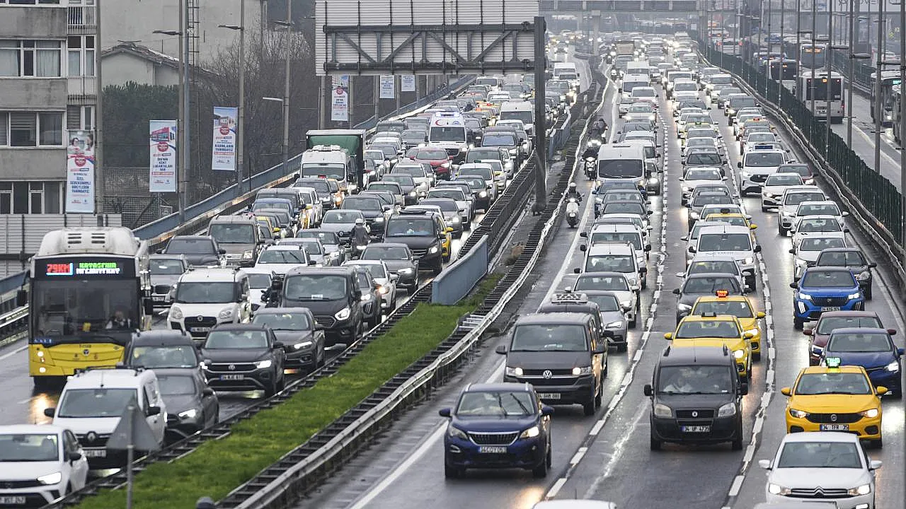 Üsküdar'da Dev Organizasyon! İşte Bugün Trafiğe Kapatılan Yollar ve Alternatif Rotalar
