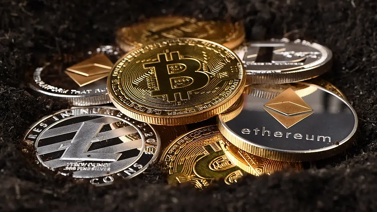 Yatırımcılar Ekran Başına! Bitcoin Kritik Eşiği Geçti Piyasa Hâkimiyeti Zirveye Çıktı