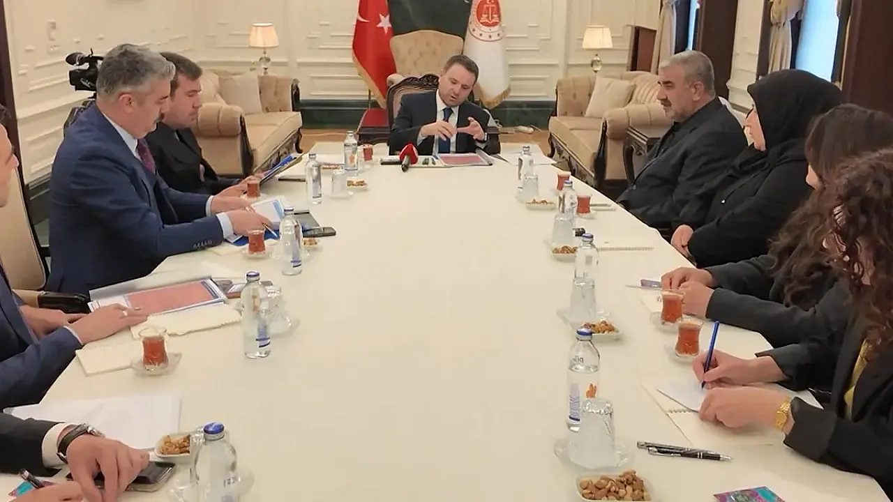 Rojin Kabaiş Dosyasında Yeni Perde! Bakan Gürlek Açıkladı O Telefon Çin'e Gidiyor