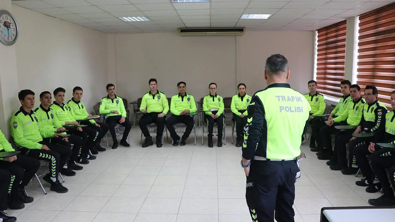 Yollardaki Gizli Kahramanlar Burada Yetişiyor! 24 Zorlu Eğitimden Geçiyorlar