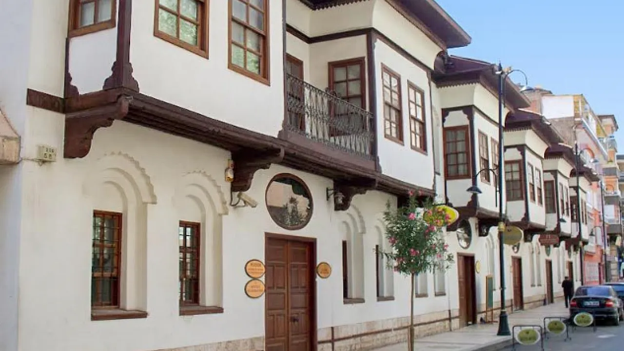 Malatya'nın Tarihi Ruhu Beşkonaklar! 120 Yıllık Yaşam ve Mimari Miras