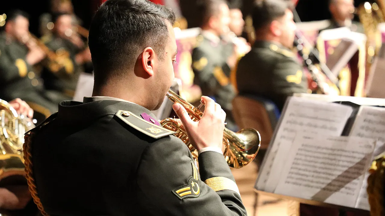 Malatya 2. Ordu Bandosu Muş'ta Konser Verdi!