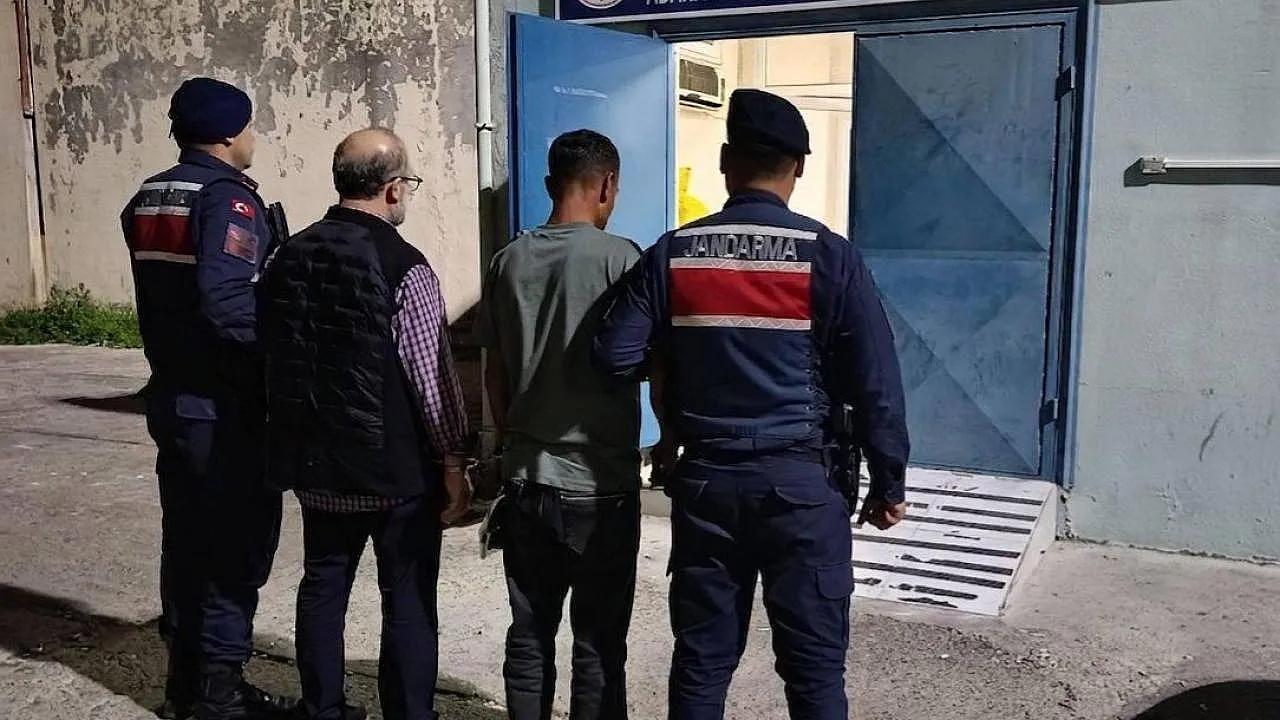 Adana'da Sahte Polis Kabusu! Yaşlı Çiftin Milyonluk Altınlarını Çaldılar