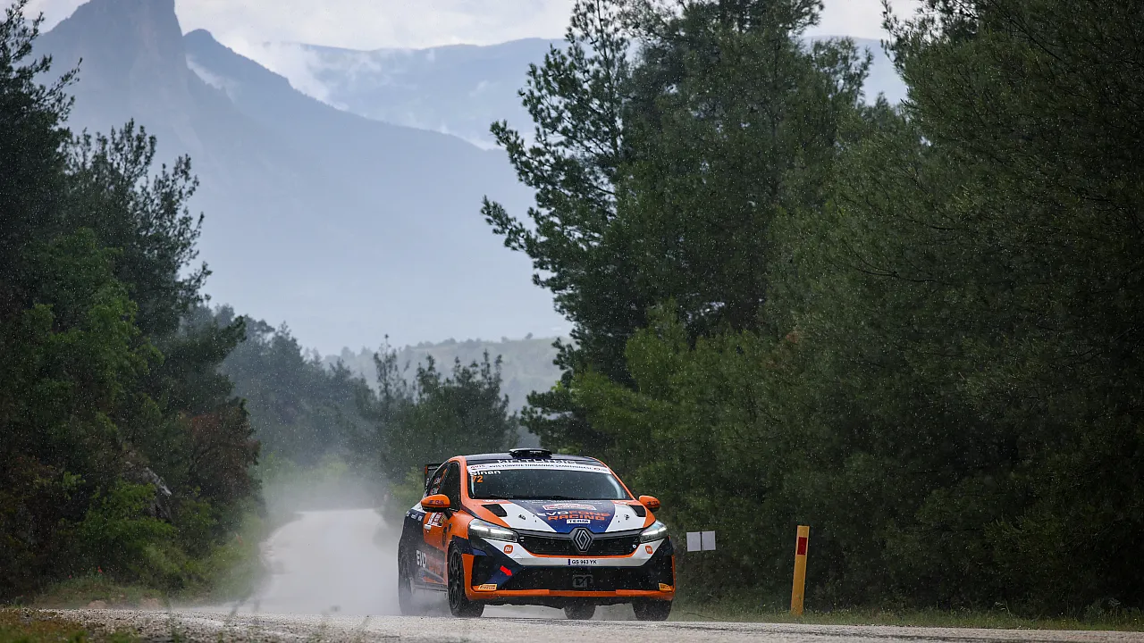 Eskişehir'de Motor Sporları Mücadelesi! Şampiyona Yağmur Altında Başladı