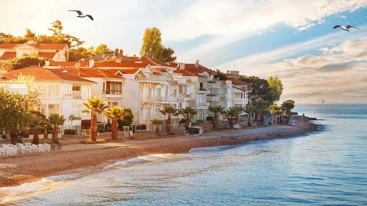 İstanbul'da Deniz Sezonu Resmen Açıldı! İşte Suyu En Temiz 95 Güvenli Nokta!