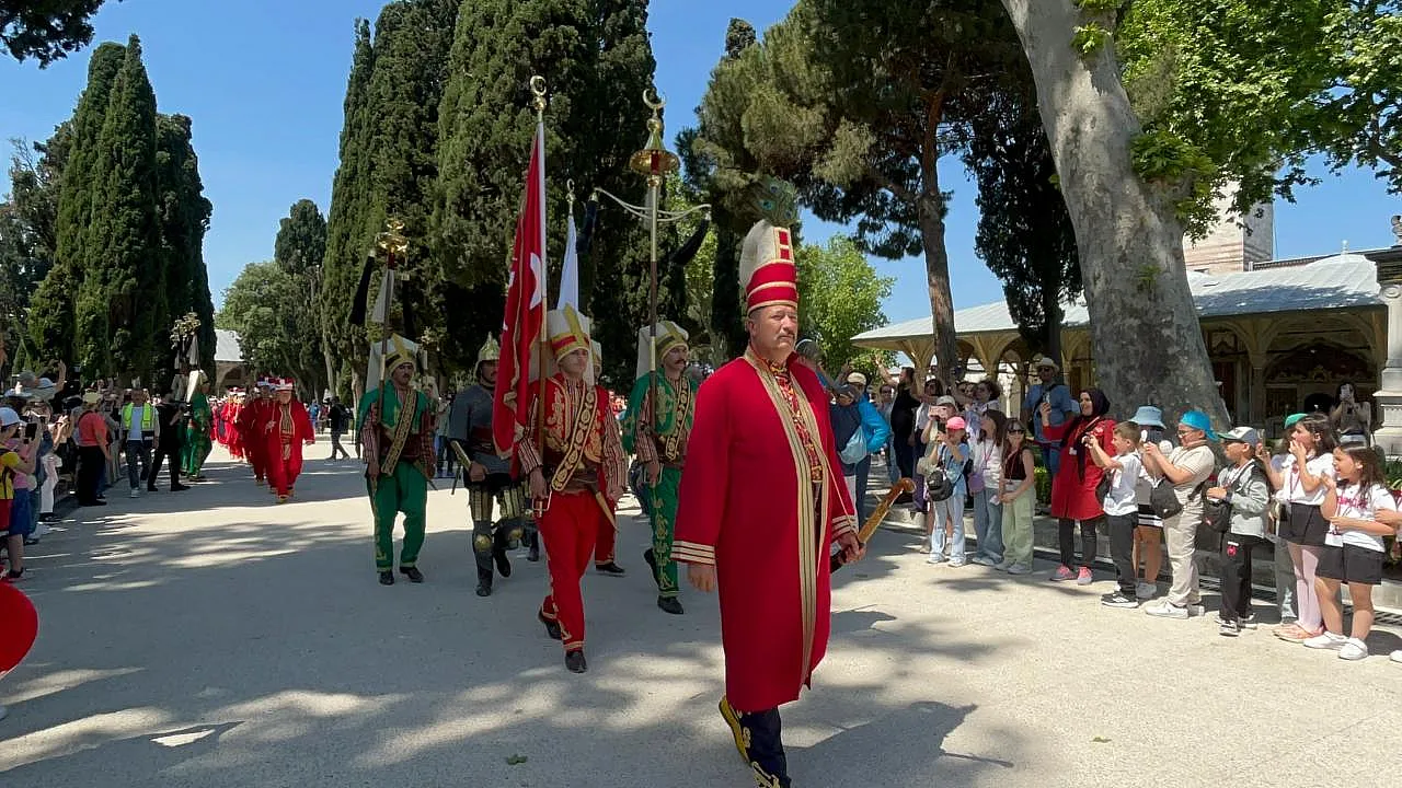 Mehteran Coşkusu Tarihi Saraylarda Yeniden Başladı