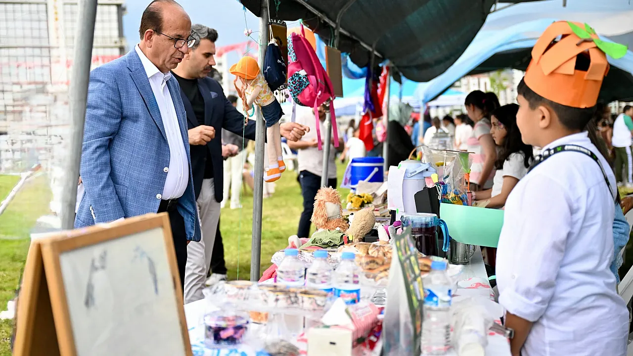 Malatya'da Minik Girişimcilerden Örnek Davranış! Elde Edilen Gelir Yetim Çocuklara Bağışlandı