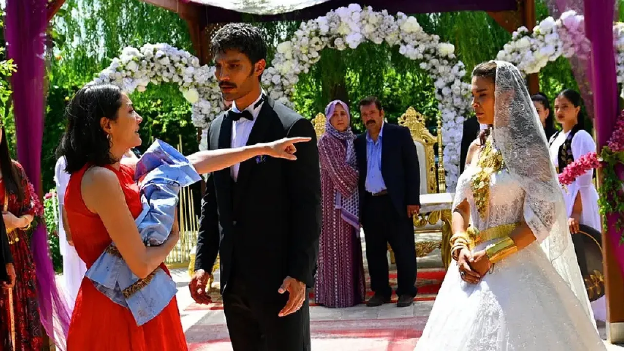 Aybüke Pusat Sezon Finaliyle Halef'e Veda mı Ediyor?