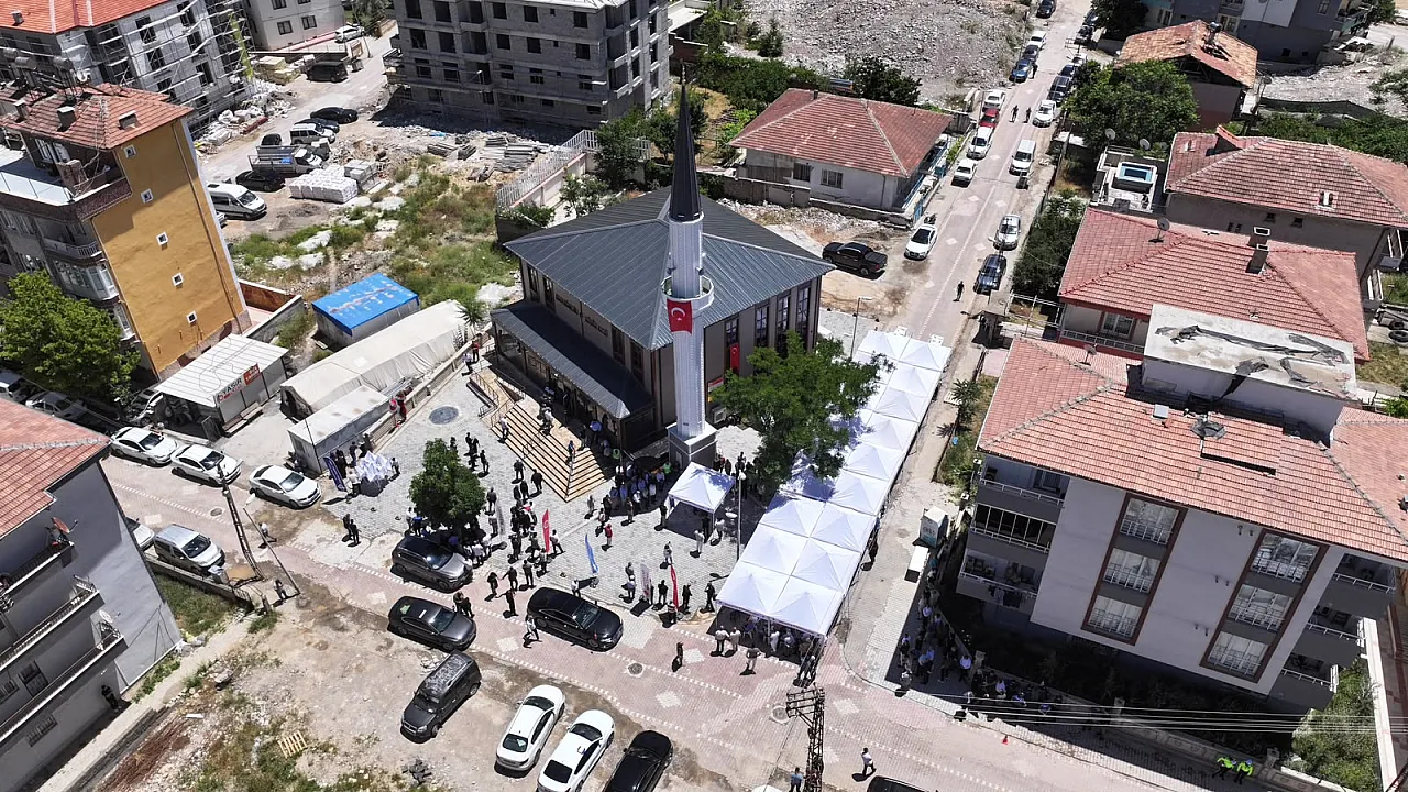 Malatya'da Hacı Hüseyin Kölük Camii Düzenlenen Törenle İbadete Açıldı!