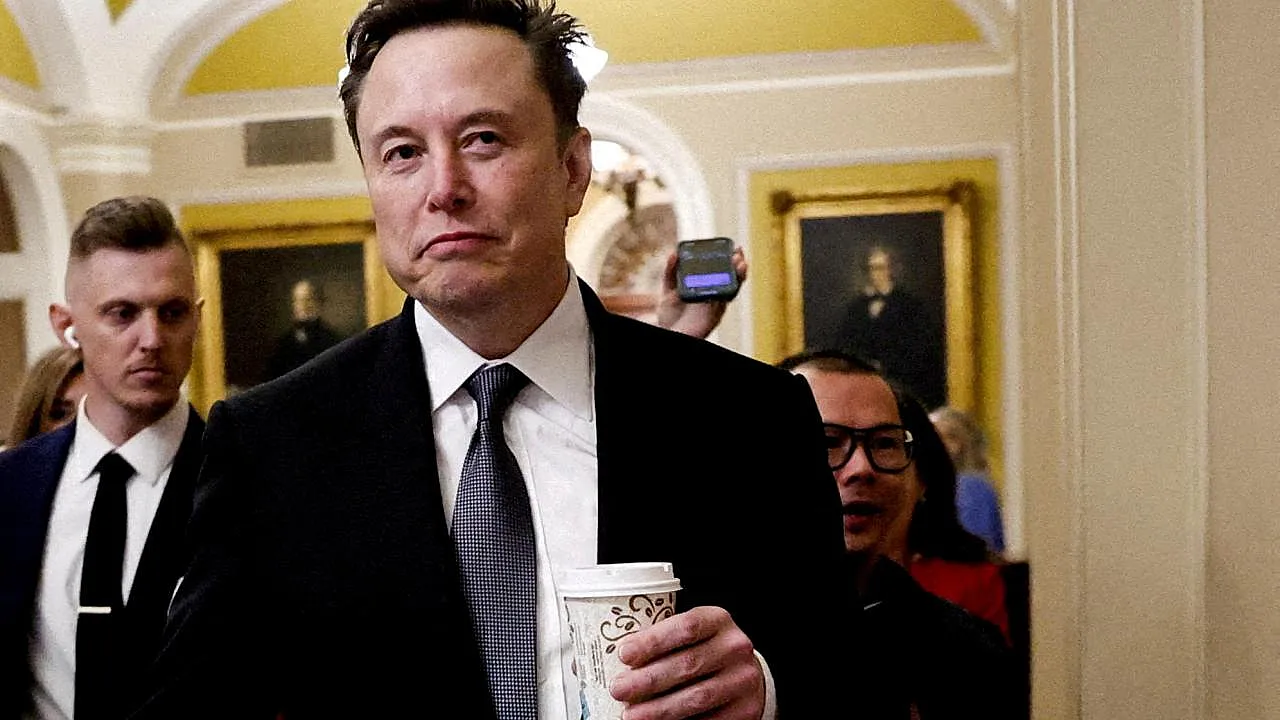 Elon Musk, SpaceX'in Halka Arzıyla Dünyanın İlk Trilyoneri Olmaya Hazırlanıyor