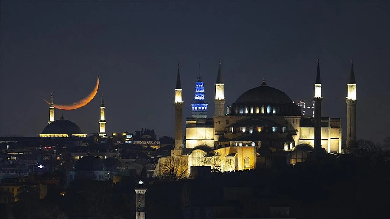 İslam Alemi Yeni Hicri Yılı Karşılamaya Hazırlanıyor
